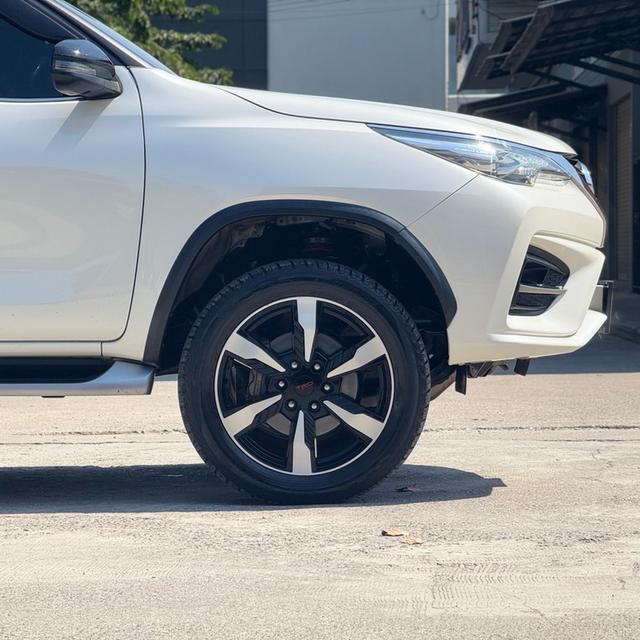 TOYOTA FORTUNER 2.8 TRD Sportivo ll Black Top 4WD 2018 รหัส 12AT8565 5