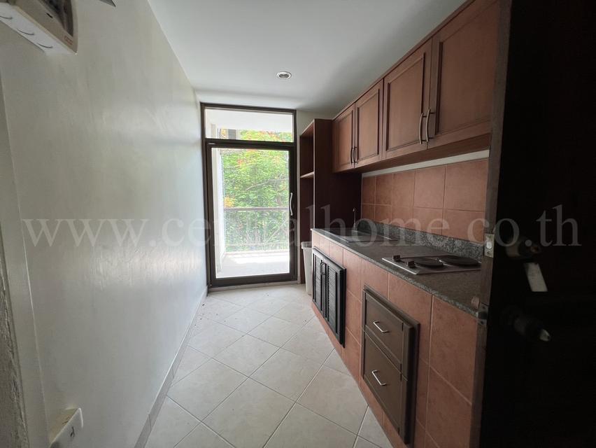 อาคารพาณิชย์ 3 ชั้น 3 คูหา บิ้วอินแล้ว ใกล้หาดจอมเทียน ชลบุรี  10