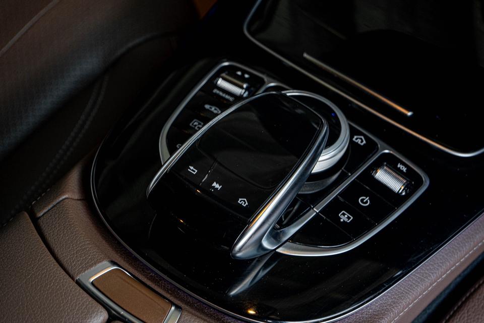 (แจ้งรหัสรถ CBL925) Mercedes-Benz E350e Avantgarde W213 2.0 AT 2019 รูปที่ 13