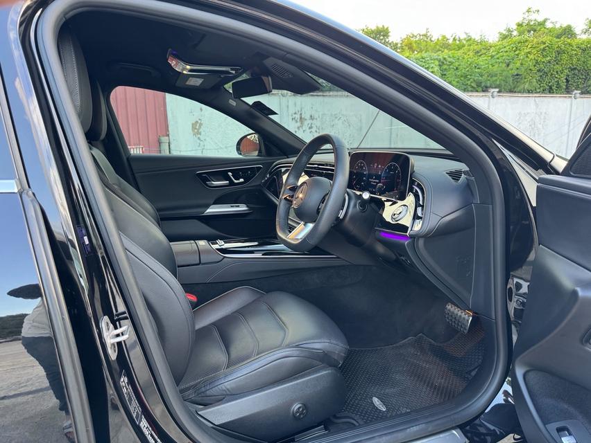 Mercedes-Benz E220d AMG Lineปี 2024 สีดำ เลขไมล์ 30,000 กม.💰ราคา 2,750,000 บาท📍Warranty: หมด 30/08/2027 รูปที่ 13