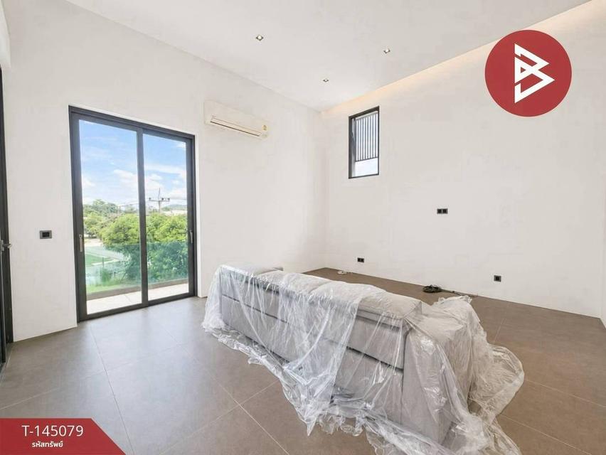 ขายบ้านเดี่ยวหรู เนื้อที่ 313.3 ตร.วา ริมทะเลสาบ สไตล์ Modern Luxury Resort ตำบลบางพระ อ.ศรีราชา ชลบุรี 11