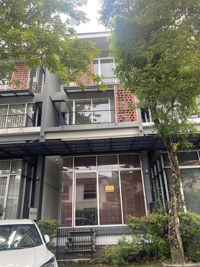 ทาวน์โฮม 3 ชั้น 3ห้องนอน 4ห้องน้ำ 7