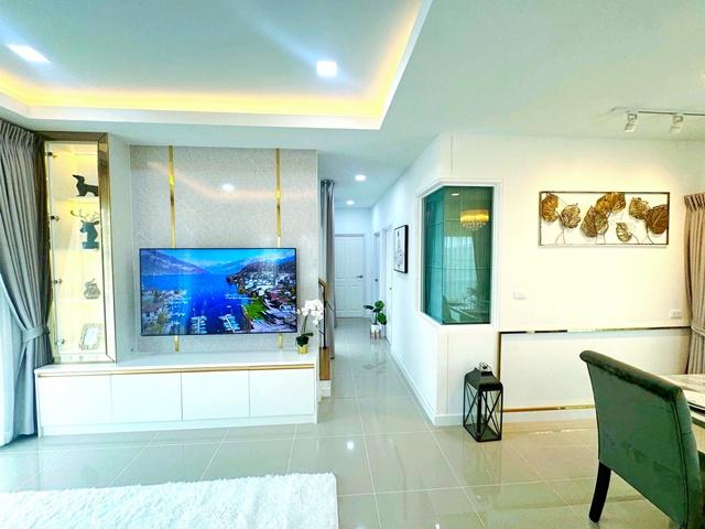 ให้เช่าบ้าน 2 ชั้น 4นอน BTS สำโรง 1.1 กม. หรูหราสไตล์อังกฤษ 38 ตร.วา.180 ตร.ม. 3 น้ำ เซนต์แอนดรูว์ส 2.4 กม. ทำเลสุขุมวิท 6