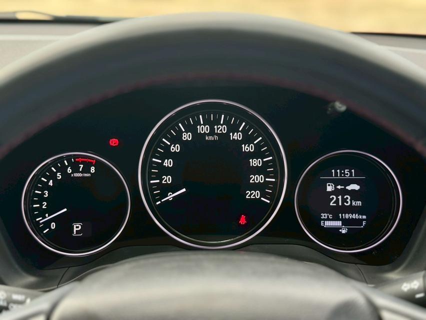 HONDA HRV 1.8 RS TOP SUNROOF (mnc)ปี 20 สีแดง  ออโต้  19