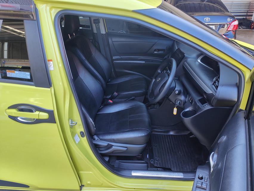 Toyota Sienta 1.5 G AT  7