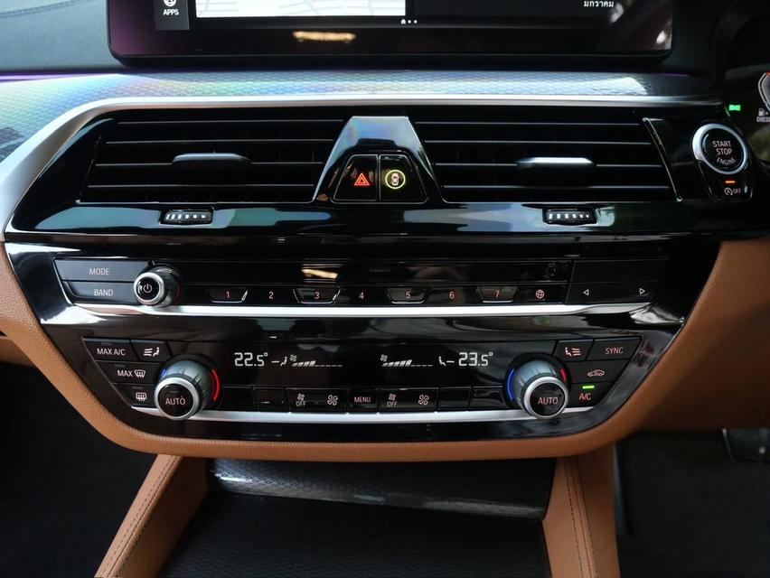 2021 BMW 520d M-Sport LCi ราคาเพียง 1,840,000 บาท รูปที่ 15
