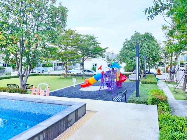 พร้อมเฟอร์ เครื่องใช้ไฟฟ้า รร.สารสาสน์ประชาอุทิศ 500 ม.ตลาดประชาอุทิศ 90 800ม. ให้เช่าทาวน์โฮม 2 ชั้น ติดถนน 2 นอน 5