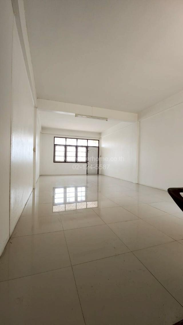 อาคารพาณิชย์ 3 คูหา 3.5 ชั้น  ตำบลหน้าเมือง อำเภอเมืองราชบุรี จังหวัดราชบุรี 12