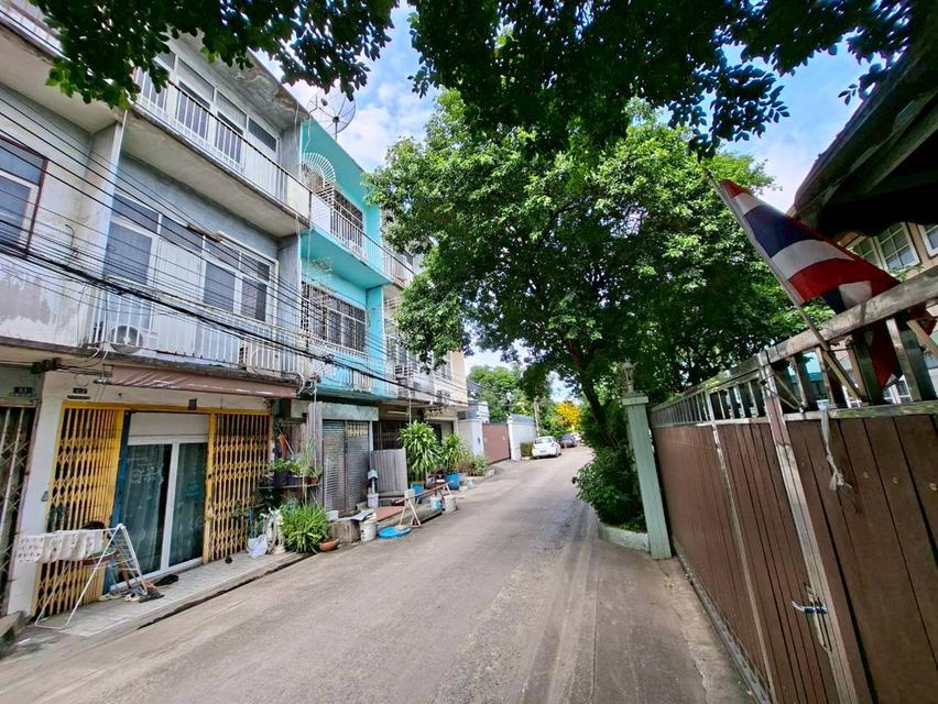 ขายบ้าน 3 ชั้น ซอยลาดพร้าว39 ซอยภาวนา ใกล้MRTภาวนา ถนนลาดพร้าว 2