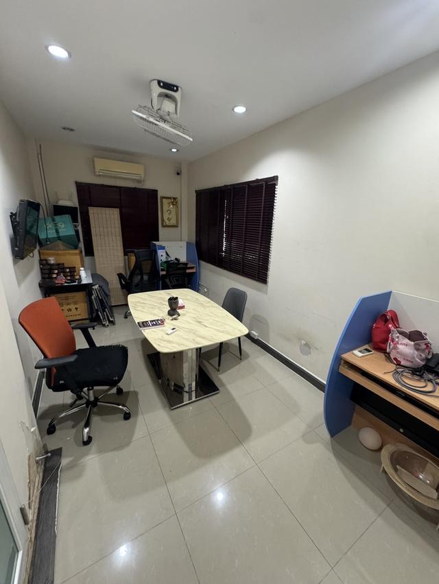 ขายบ้านเดียวในโครงการ คาซ่าวิลล์สุขาภิบาล5. กทม. พื้นที่ 50.6 ตรว  พื้นที่ใช้สอย 262 ตรม 3ห้องนอน 3 ห้องน้ำ 2 ที่จอดรถ ราคาถูกที่สุด 7