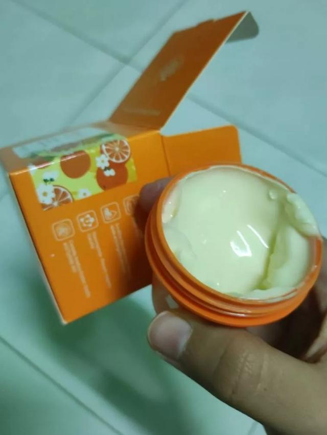 ครีมบำรุงผิว Fenyi Vitamin C Whitening Cream Anti-oxidant Moisturizer ลดรอยสิว 40g 1