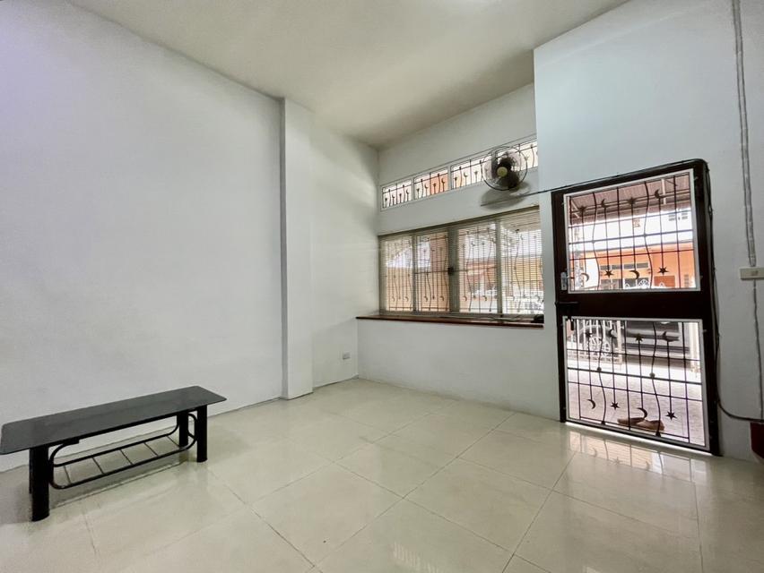 ให้เช่า ทาวน์เฮ้าส์ 3 ชั้น 196 ตรม. หมู่บ้านปริญญลักษณ์ นวมินทร์ 52-1 Fully Finished 5