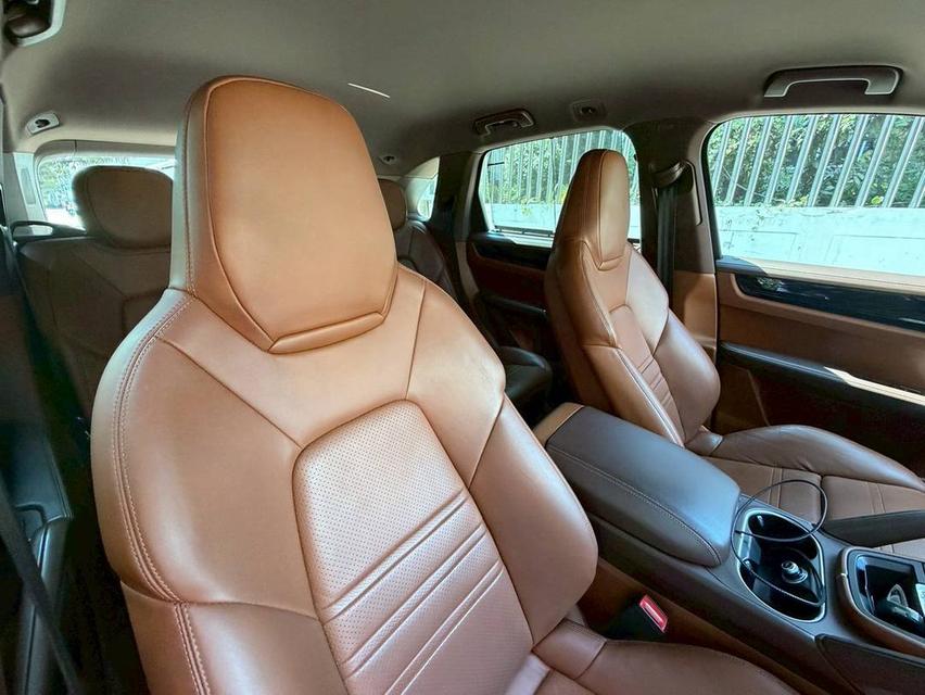 Cayenne 4E Hybrid SUV รูปที่ 4