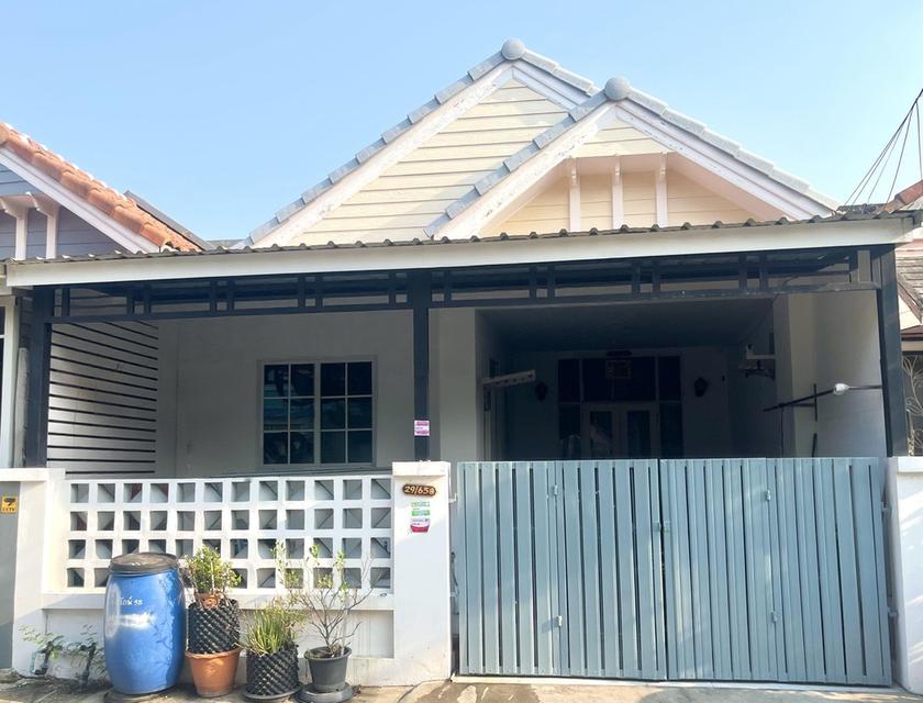 ฟรีโอนด่วนมากกกบ้านวรารักษ์ รังสิตคลองสาม คลองหลวงเลขที่ ซ.8/5🎉🎉  เนื้อที่ 20 ตรว.  2 ห้องนอน 🛌  ห้องน้ำ 🛁  1 ครัว 🍽1 ห้องโถง 📺 จอดรถในบ้านได้ 1 1