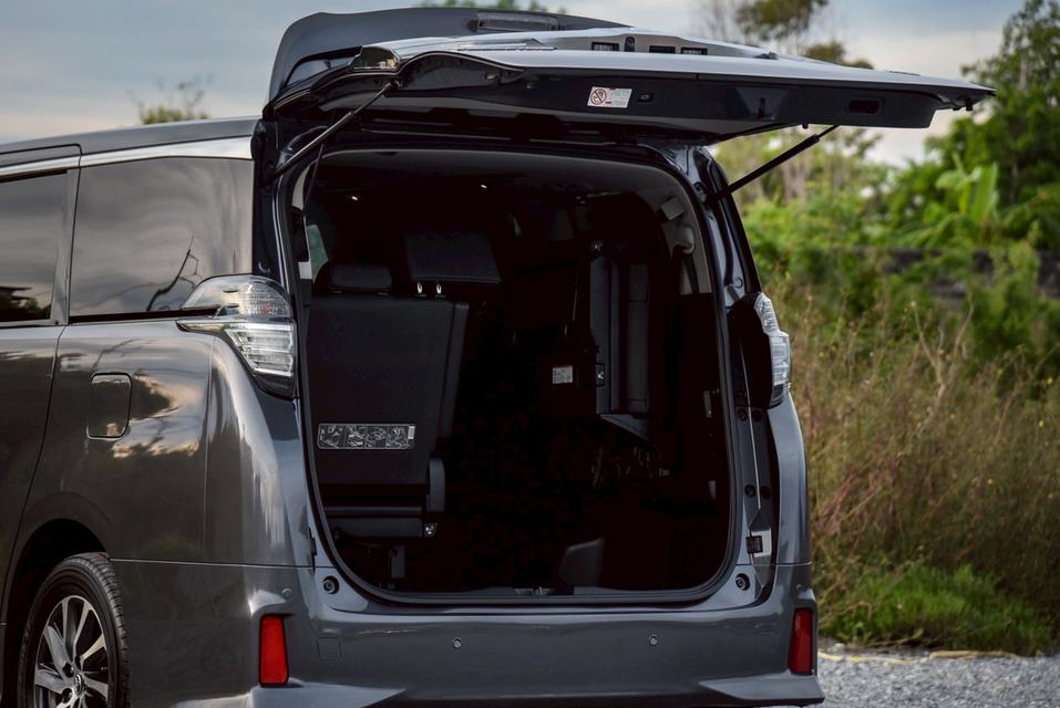 รหัสรถ CBL7482 Toyota Vellfire 2.5 Hybrid ZRG Edition E-Four AT 2015