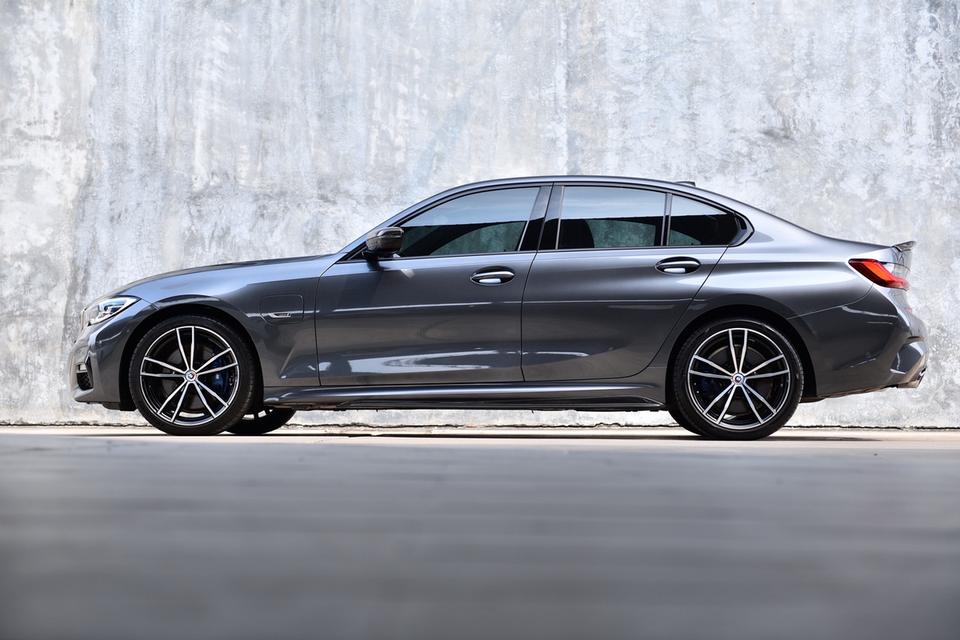 TOP OPTION BMW 330e M Sport BSI กับ Warranty ถึง 2027 ทะเบียนคืน รูปที่ 5