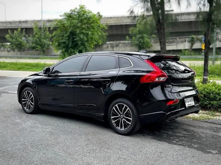 Volvo V40 สีดำ 2