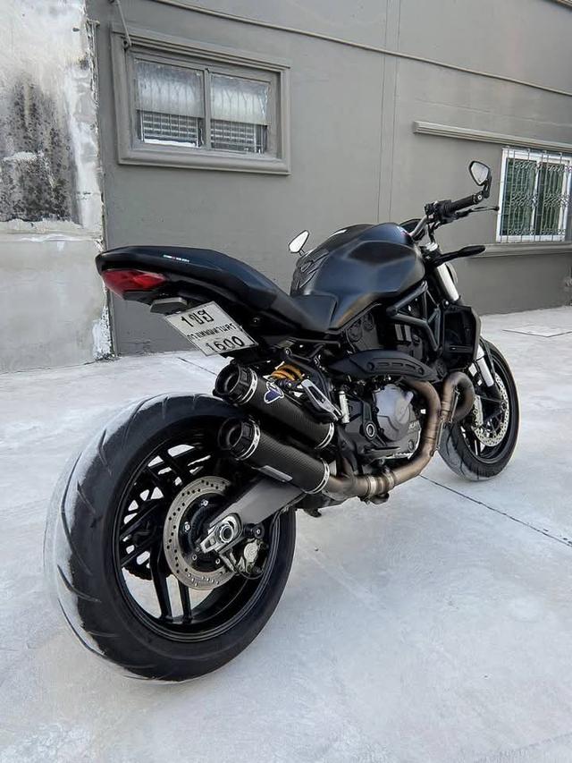 Ducati Monster 821 สีดำ 9