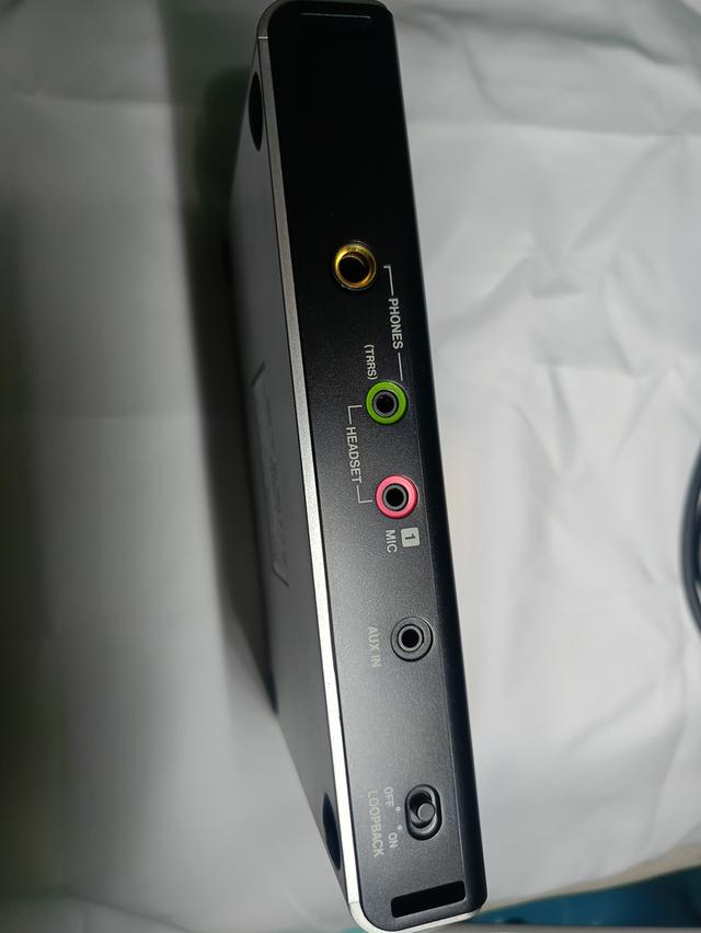 Tascam US-42B ซึ่งเป็นอินเทอร์เฟซเสียง USB แบบพกพา