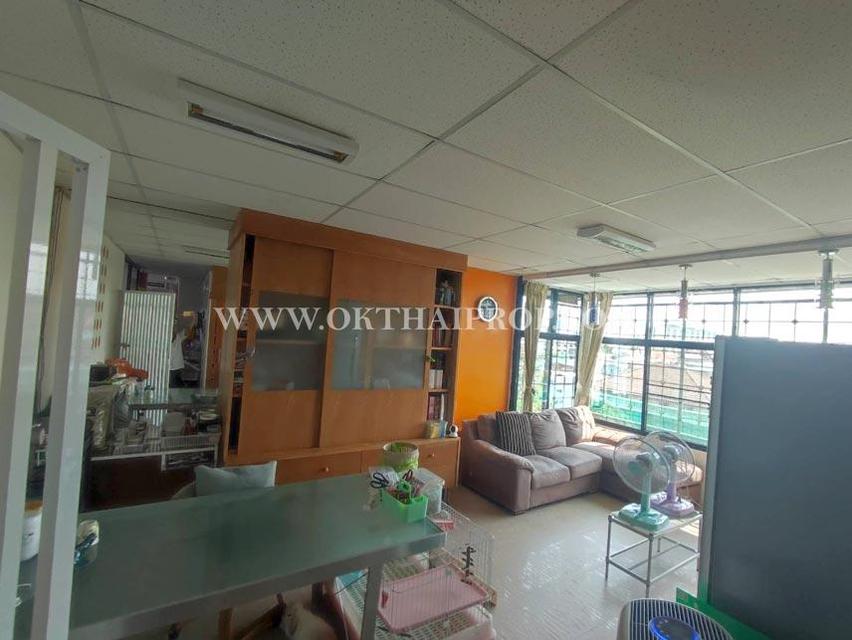 อาคารพาณิชย์ 4.5 ชั้น 3 คูหาติดกัน หมู่บ้านริมน้ำ จรัญสนิทวงศ์-บางพลัด ใกล้ MRT สิรินธร 9