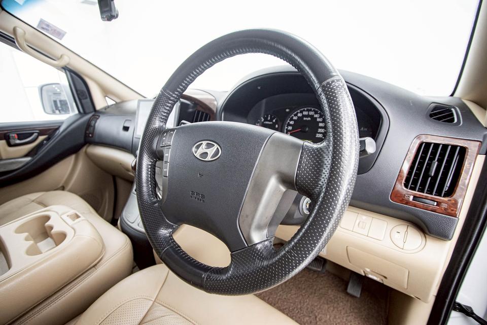 HYUNDAI GRAND STARLEX VIP 2.5 2012  17