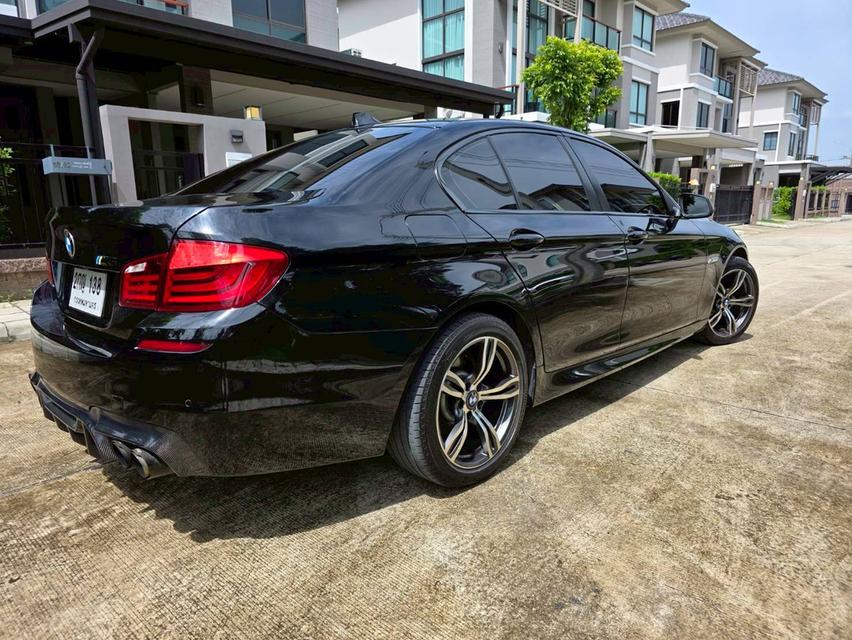 BMW 528i  7