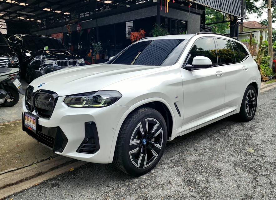 BMW iX3 M Sport ปี 2023 วิ่ง 7x,xxx KMราคา 1,390,000 📍รายละเอียด✅️ รถมือเดียว