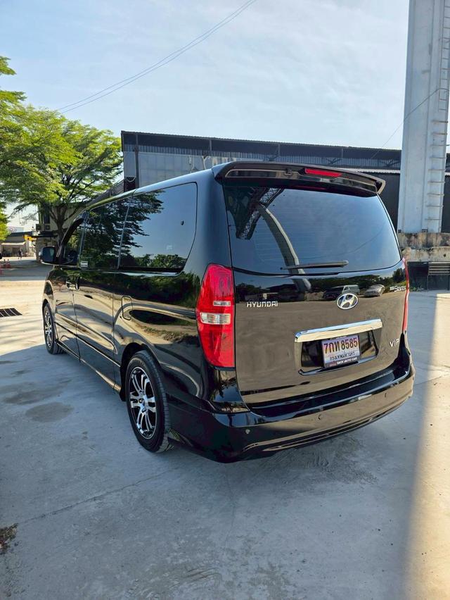 HYUNDAI H-1 VIP สีดำ ปี 2015 ไมล์ 130,000 กม.