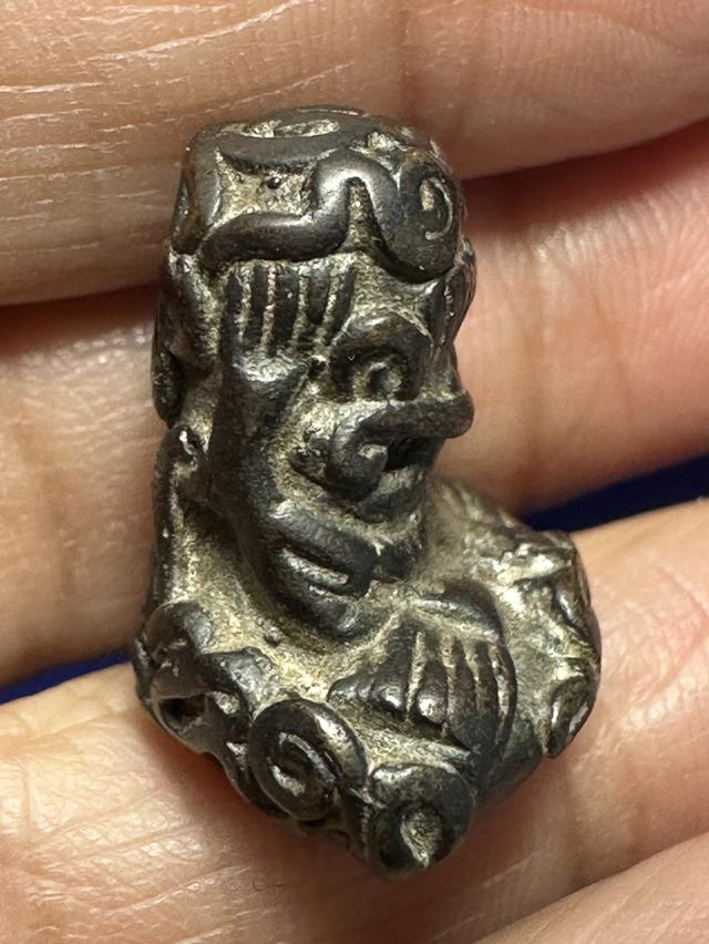 พระปิดตาเนื้อสัมฤทธิ์ ยันต์ยุ่ง พระผ่านการใช้ ไม่ทราบที่ รูปที่ 9