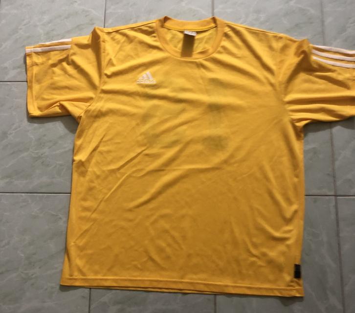 เสื้อกีฬา สีเหลือง 1