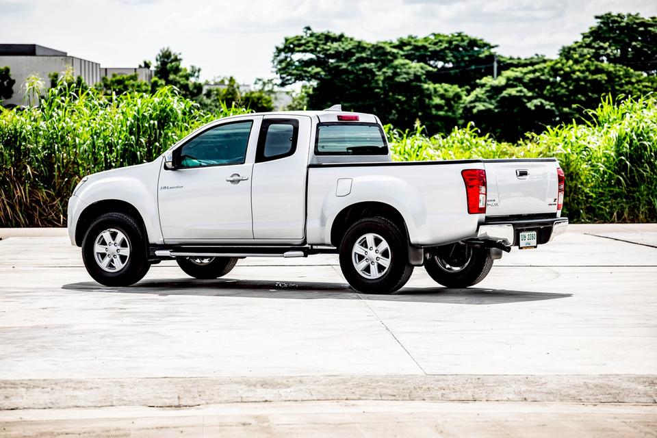 Isuzu D-Max Hi-Lander Cab 2.5 VGS Z ท๊อปปี2015 เกียร์ธรรมดา สีเทา 9