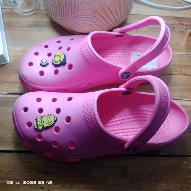 รองเท้า CROCS มือ2 แท้ 100% สีชมพู ขนาด M7 หรือ เบอร์ 40 ยาว25-25.5ซม. สภาพเกิน80% สอบถามข้อมูลเพิ่มเติม Line : @992pqepo 5