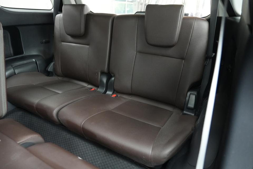 2017 TOYOTA FORTUNER 2.4 V 4WD SUV สีขาว ไมล์ 184315 กม. 18