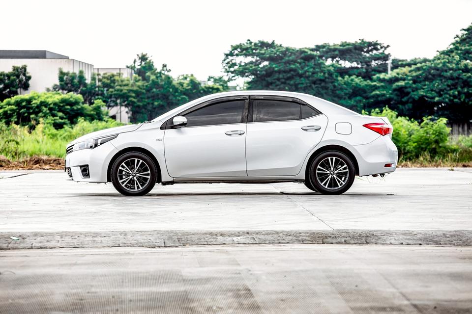 Toyota Altis 1.6G ปี 2014 สีบรอนเงิน  10