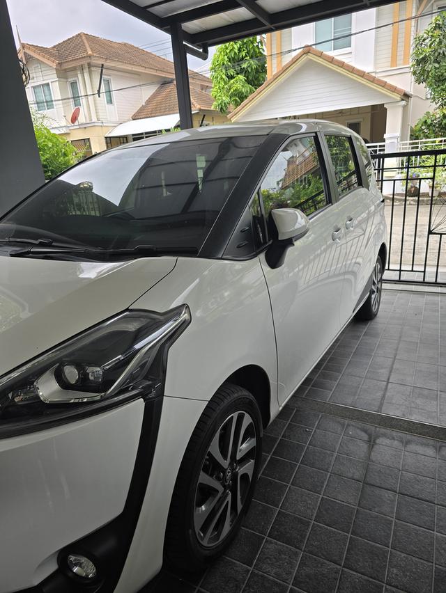 TOYOTA SIENTA 1.5 V 2017