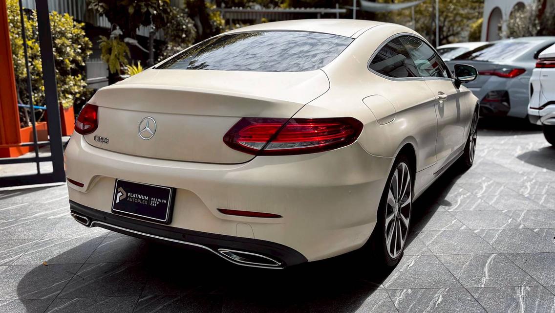 Mercedes-Benz C250 Coupe ปี 2017 ไมล์ 25,xxx 9