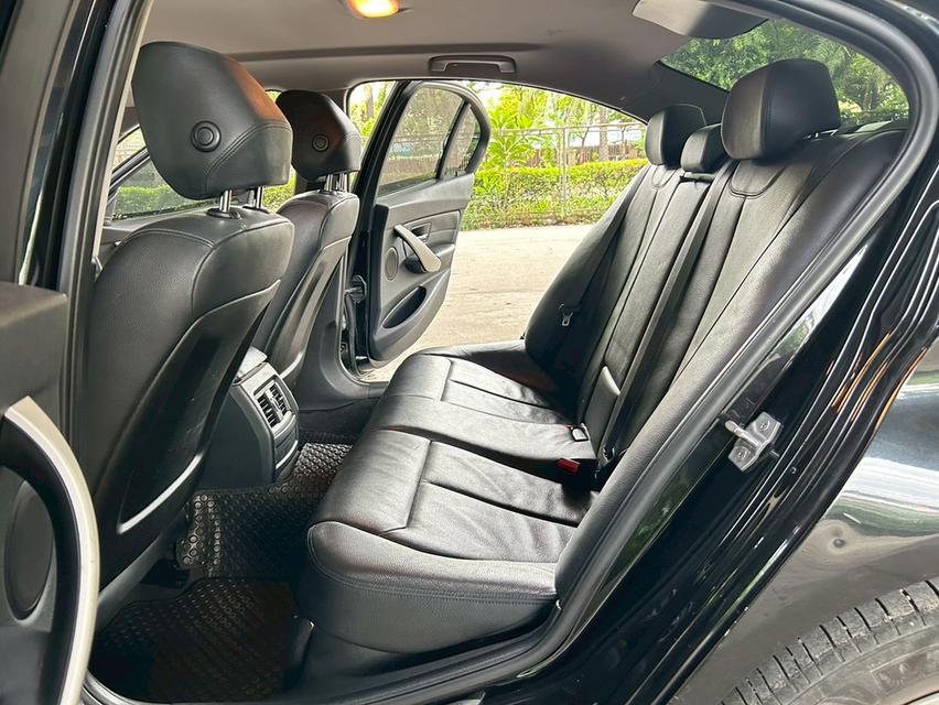 BMW 316i F30 Sedan AT ปี 2014 19