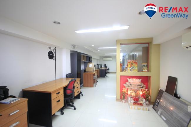 อาคารพาณิชย์เจริญนคร 37 ตกแต่งพร้อมอยู่ 5.5 ชั้น 17 ตร.ว ทำสำนักงานหรืออยู่อาศัยได้ เฟอร์นิเจอร์ แอร์ ใกล้ดิไอคอนสยาม 7.6ล้าน 3