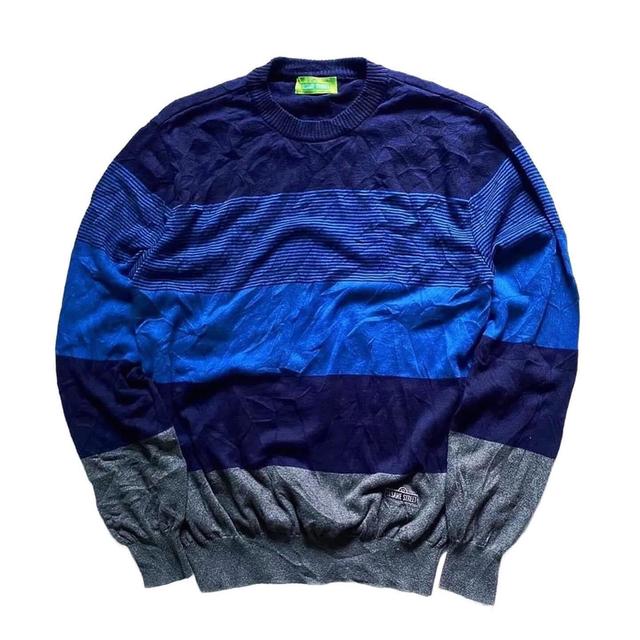 เสื้อสเวตเตอร์มือสอง
