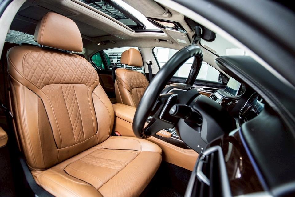 BMW 740LE xDRIVE PURE EXCELLENCE G12 AT 2017ซีดานหรู Plug-in Hybrid ไมล์ 177,xxx รูปที่ 8