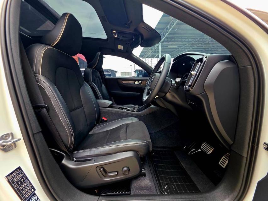 (แจ้งรหัสรถ SEZ744) Volvo XC40 Recharge T5 Inscription (Plug-in Hybrid) เกียร์ ออโต้ เบนซิน+ไฟฟ้า สี ขาว ปี 2022 จด 2023 รูปที่ 11