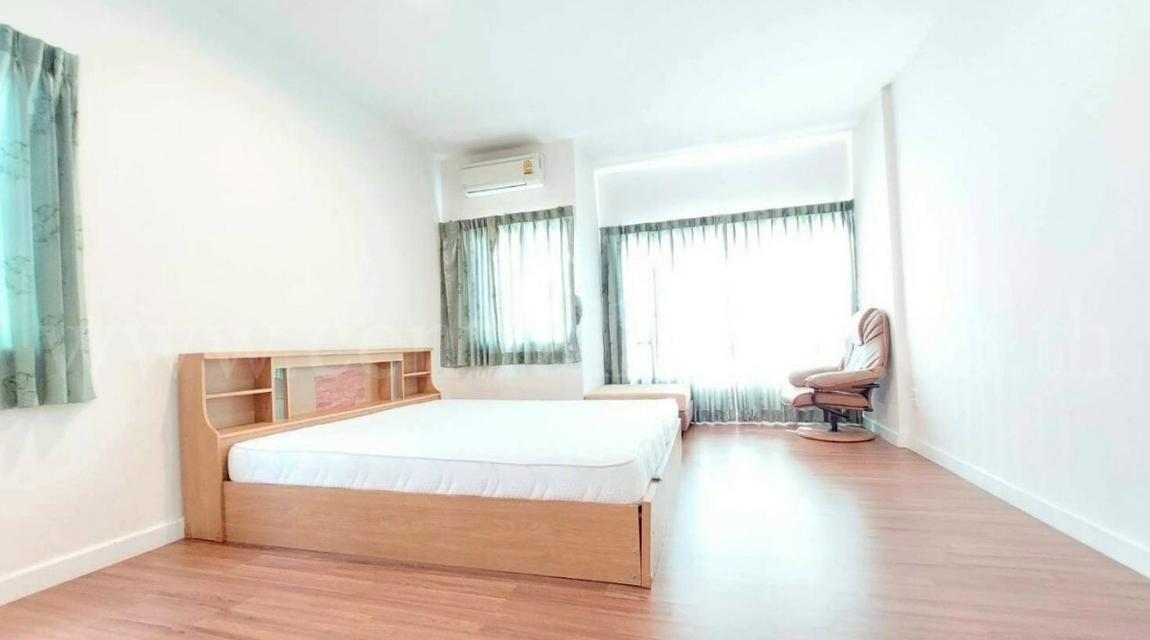 ทาวน์โฮม นลิน อเวนิว 3 รามคำแหง หลังมุม 10