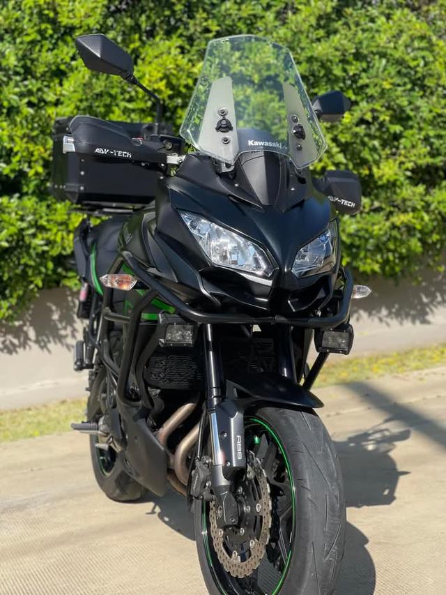 Kawasaki Versys สีดำ 3