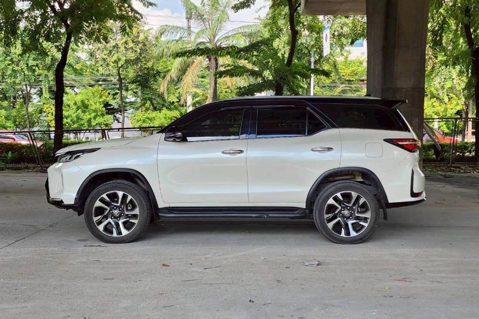 Toyota FORTUNER 2.8 Legender Black Top 4WD AT ปี 2023 8
