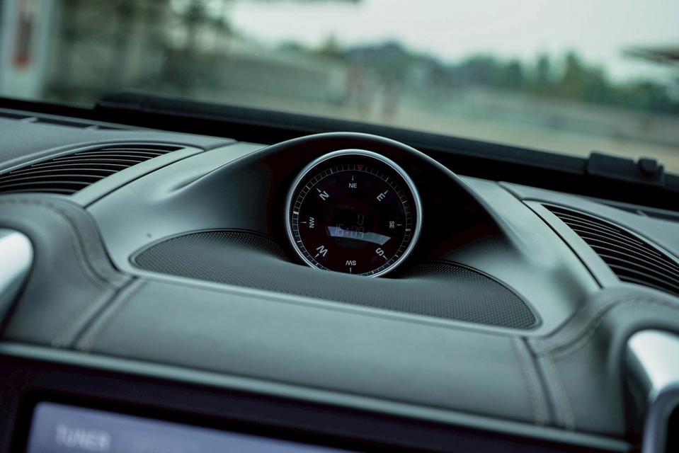 PORSCHE CAYENNE 3.0 S Hybrid 4WD AT 2013ไมล์ 130,xxx km. !! ราคา 1,099,000 บาท รูปที่ 20