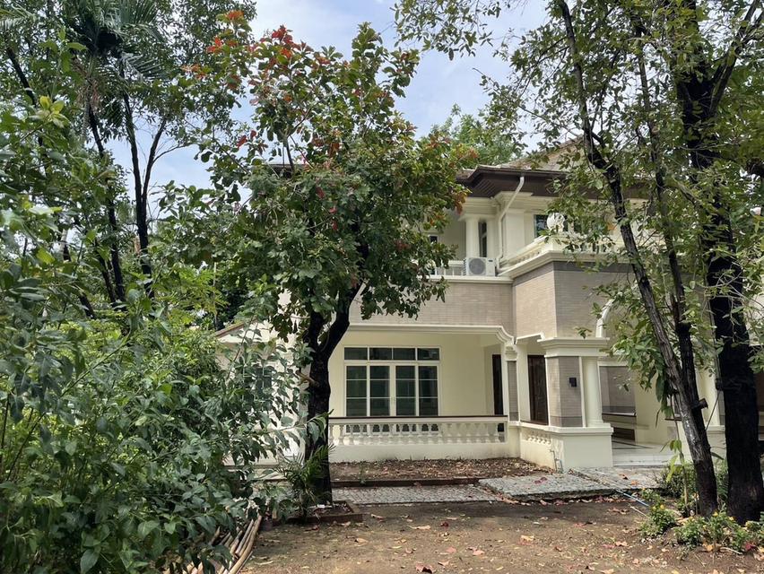 ขายให้เช่าบ้านเดี่ยว 8/8  หมู่บ้านลดาวัลย์  รีโนเวท ใหม่รามอินทรา เป็นหลังไข่แดง อยู่ตรงกลาง สวยที่สุดในโครงการลดาวัลย์ รามอินทรา 2
