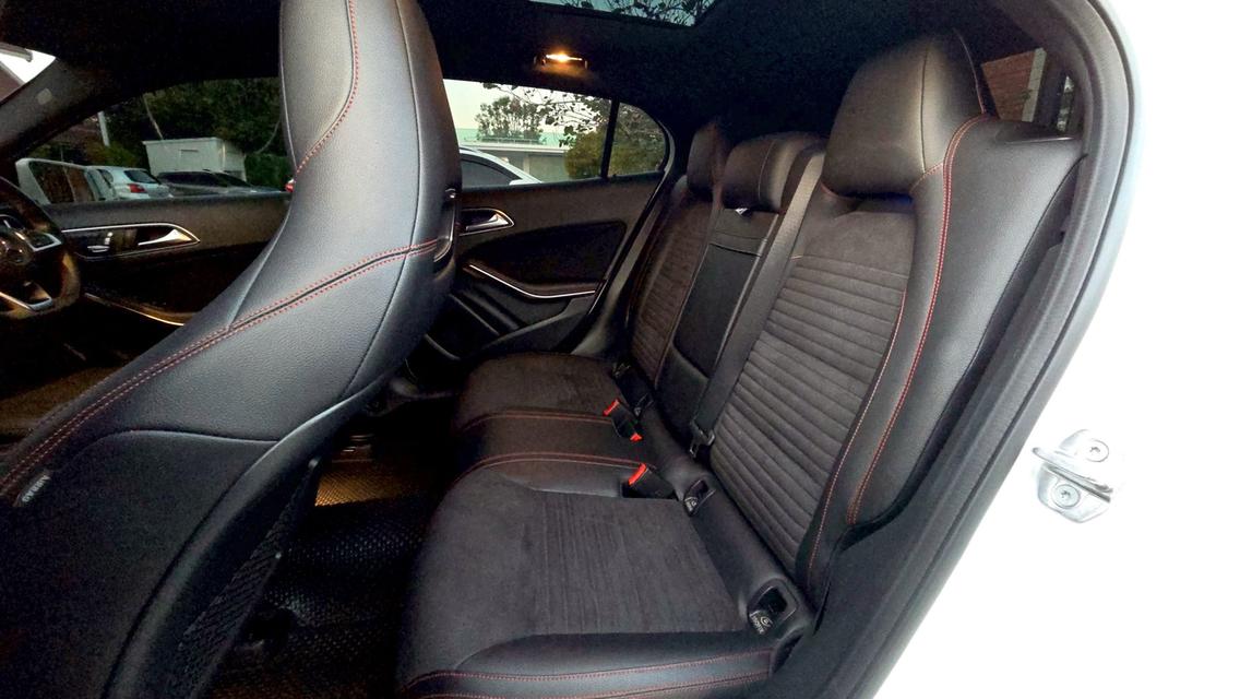 2020 Mercedes Benz GLA250 AMG " Facelift " รูปที่ 14