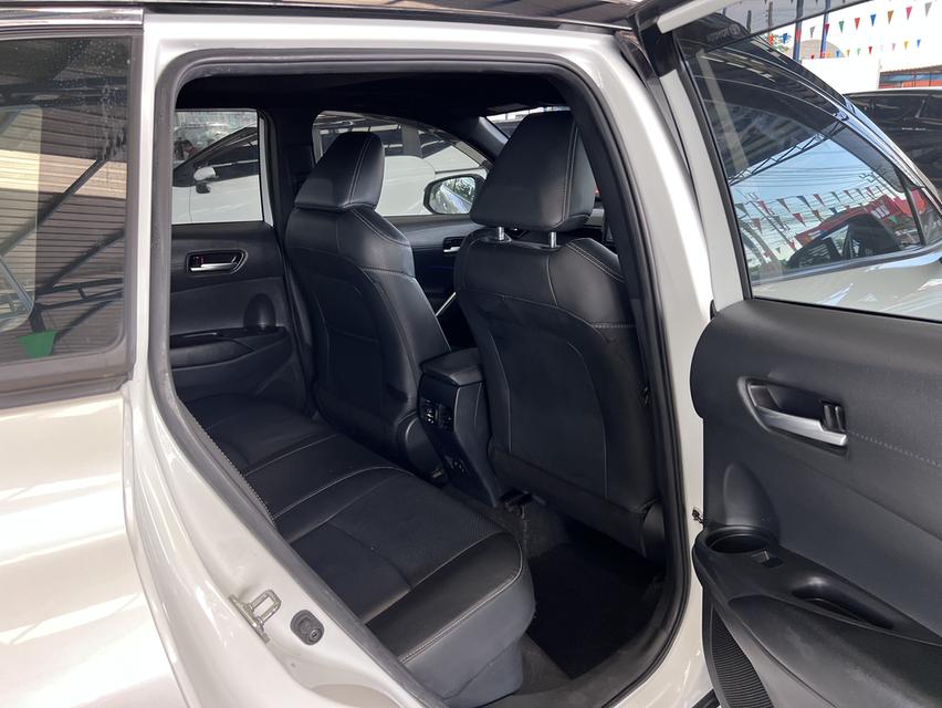 ขาย Toyota Cross 1.8 GR Sport Hybrid ปี 2022 ออโต้ สีขาว เครื่องเบนซิน+ไฟฟ้า รถสวยขับดี ประหยัดน้ำมัน รูปที่ 9