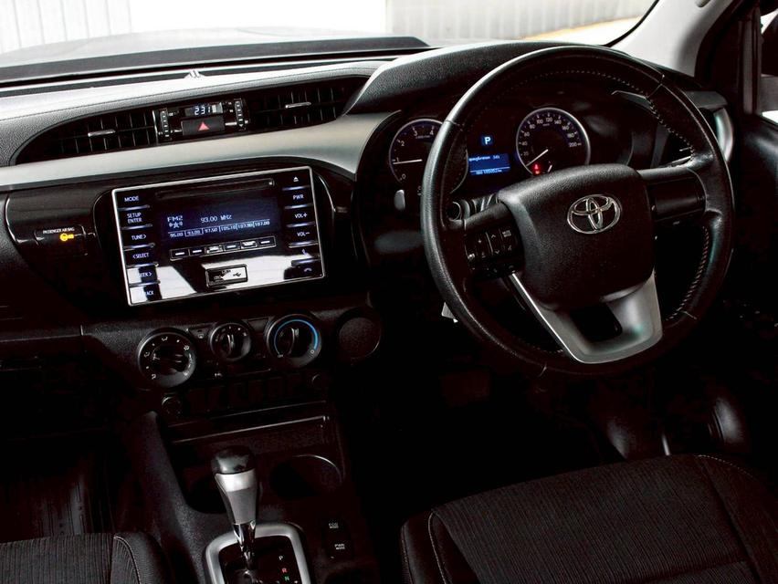 ขาย Toyota Revo 2.4E ปี19 13