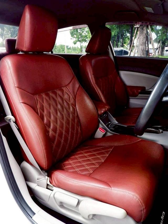 รหัสรถ QT6842 Honda Civic FB 1.8 S เกียร์ Auto สีขาว ปี2013 9